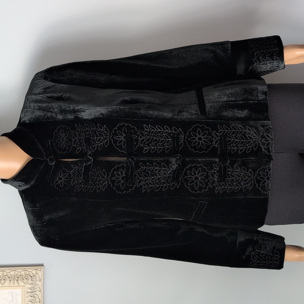 Vintage Petite Black Velvet Embroidered Stand Up Collar Folk Jacket Whimsigoth